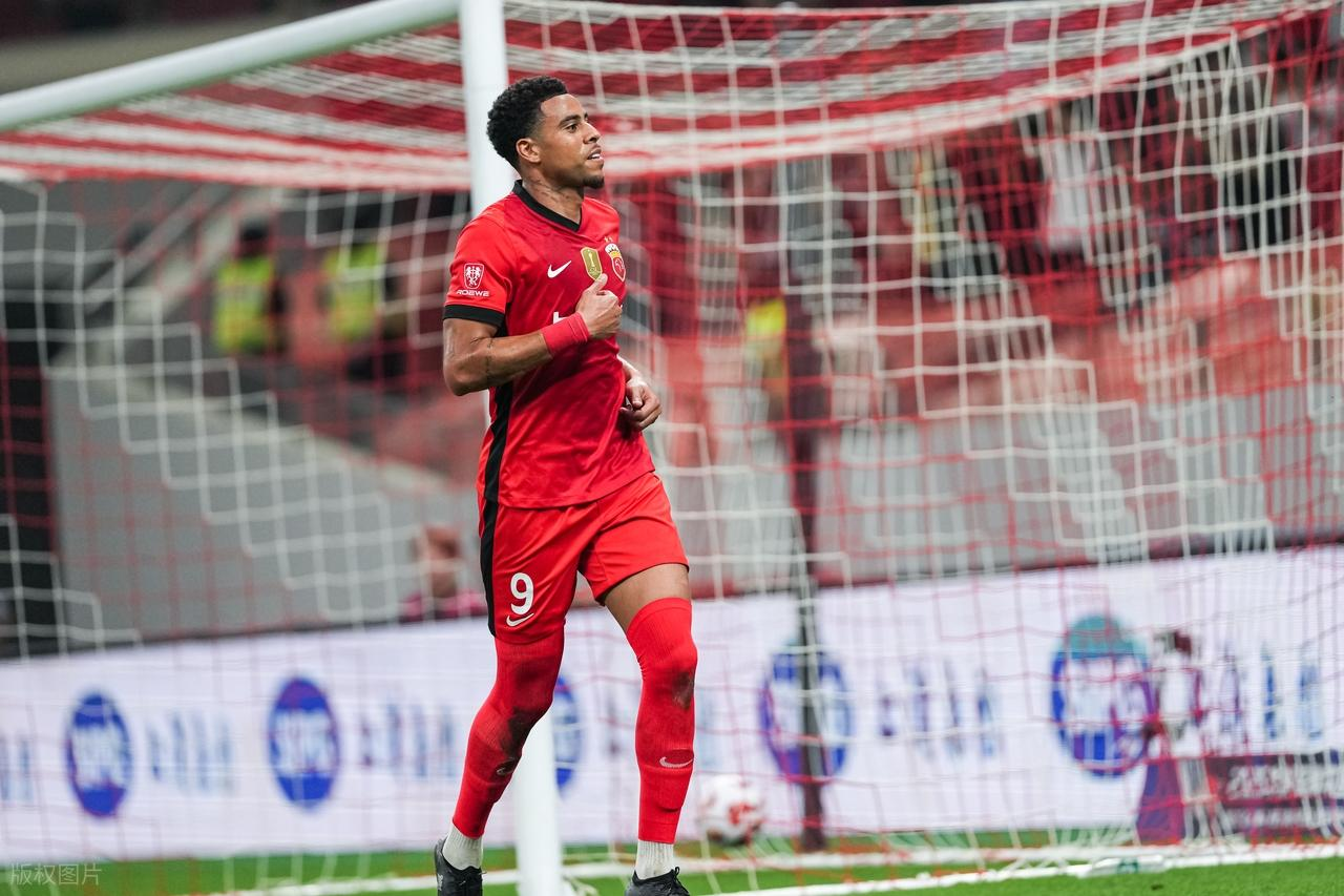 优直播官网-上港中锋离队后敲定新东家，本赛季将为河南队出战中超，引发热议